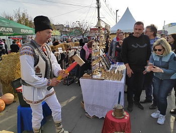 ТРАДИЦИОННЫЙ ФЕСТИВАЛЬ ВИНА «GAGAUZ ȘARAP YORTUSU-2019» ПРОШЕЛ 10 НОЯБРЯ В КОМРАТЕ