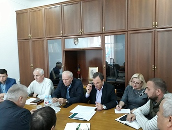 29 ОКТЯБРЯ 2019 ГОДА ПРЕДСТАВИТЕЛИ ИСПОЛКОМА ГАГАУЗИИ ПРОВЕЛИ СОВЕЩАНИЕ С РУКОВОДИТЕЛЯМИ ВИНОДЕЛЬЧЕСКИХ ПРЕДПРИЯТИЙ АВТОНОМИИ
