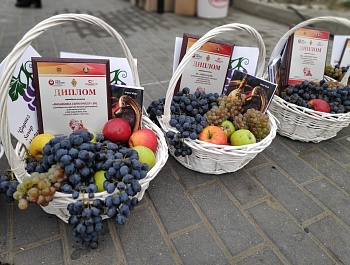 ТРАДИЦИОННЫЙ ФЕСТИВАЛЬ ВИНА «GAGAUZ ȘARAP YORTUSU-2019» ПРОШЕЛ 10 НОЯБРЯ В КОМРАТЕ