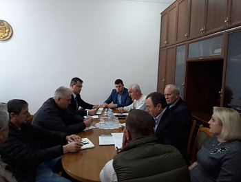 29 ОКТЯБРЯ 2019 ГОДА ПРЕДСТАВИТЕЛИ ИСПОЛКОМА ГАГАУЗИИ ПРОВЕЛИ СОВЕЩАНИЕ С РУКОВОДИТЕЛЯМИ ВИНОДЕЛЬЧЕСКИХ ПРЕДПРИЯТИЙ АВТОНОМИИ